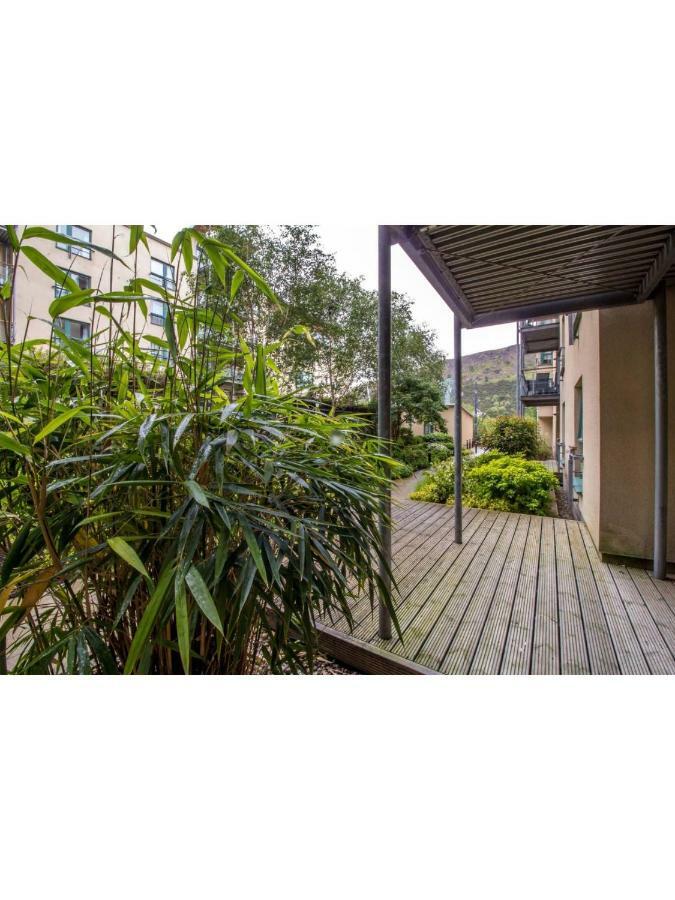 Central And Stylish One Bedroom Apartment Edinburgh Exterior foto